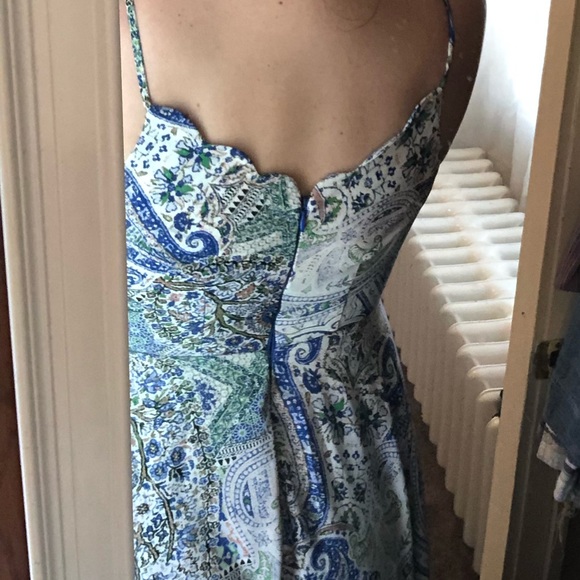 Asymmetrical dress - Picture 5 of 6